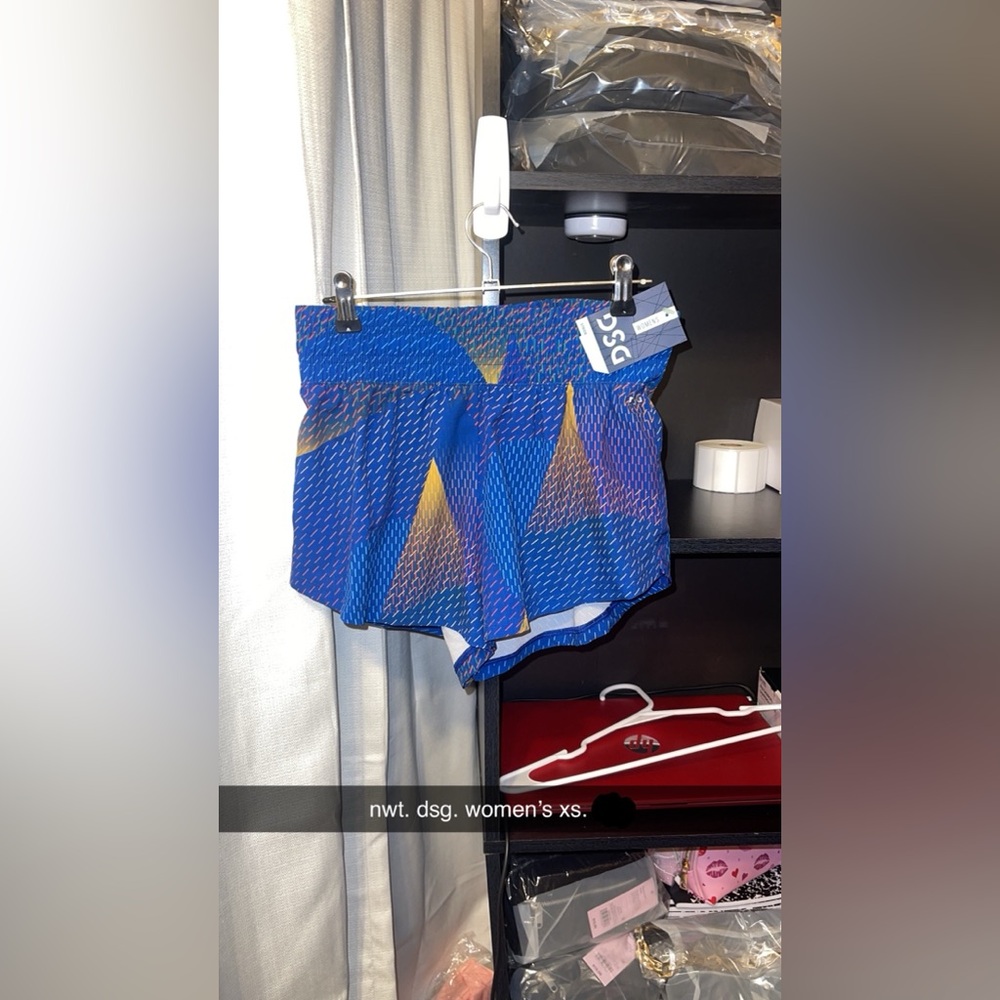 DSG Women's Blue and Yellow Geometric Shorts